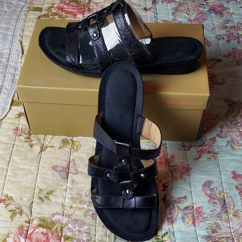 Naturalizer sandals black, size 9.5